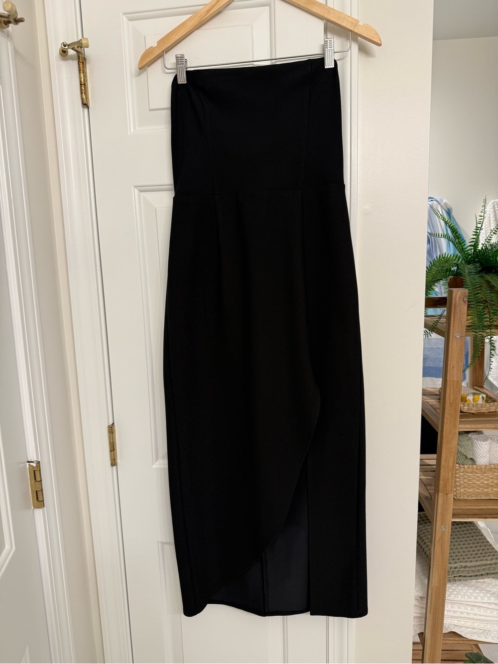 Women's Black Sleeveless Midi Dress